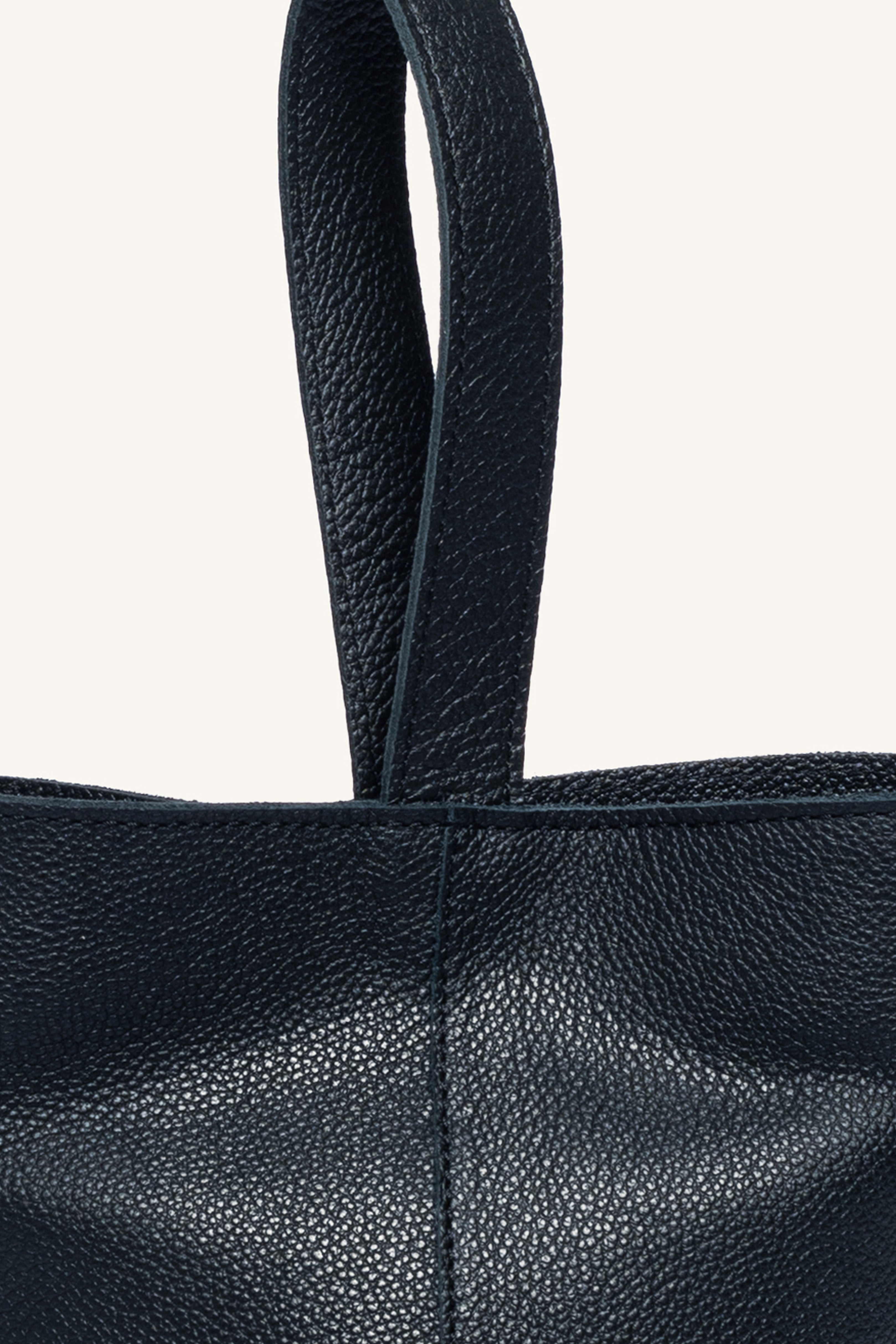 BOLSO CUBITO | Negro